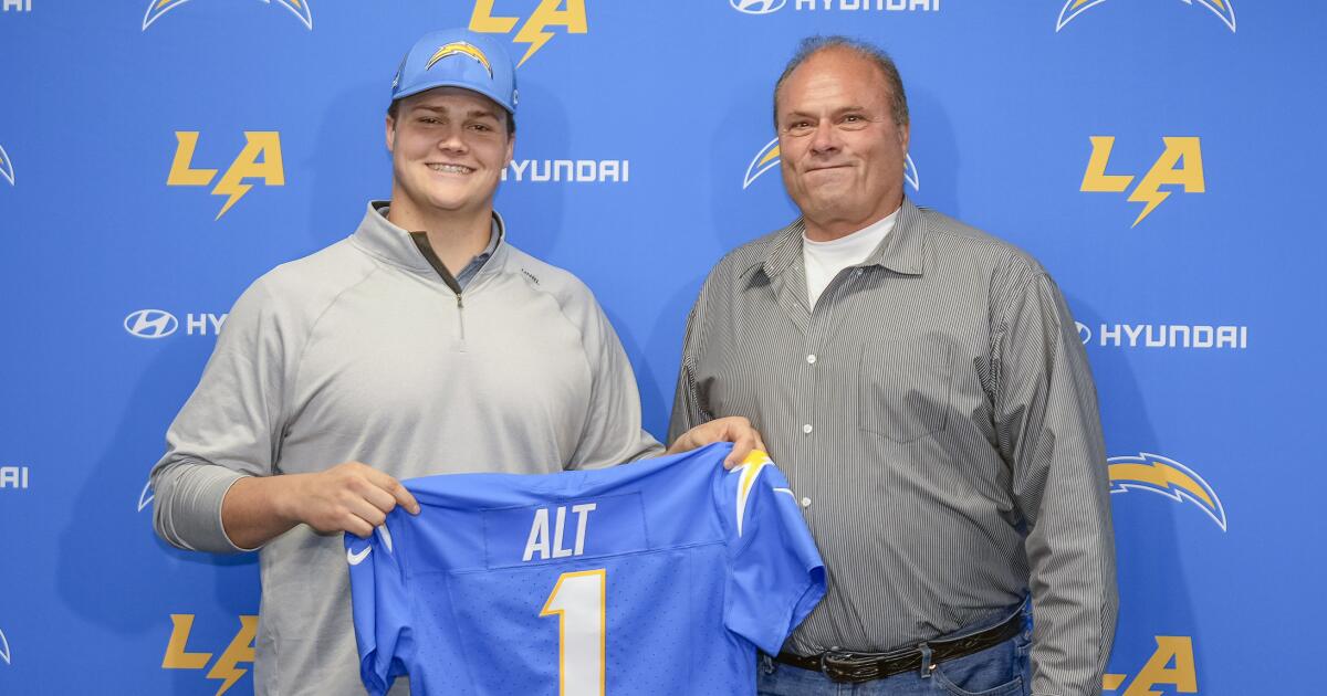 Chargers draft pick Joe Alt following his father's NFL footsteps - Los ...