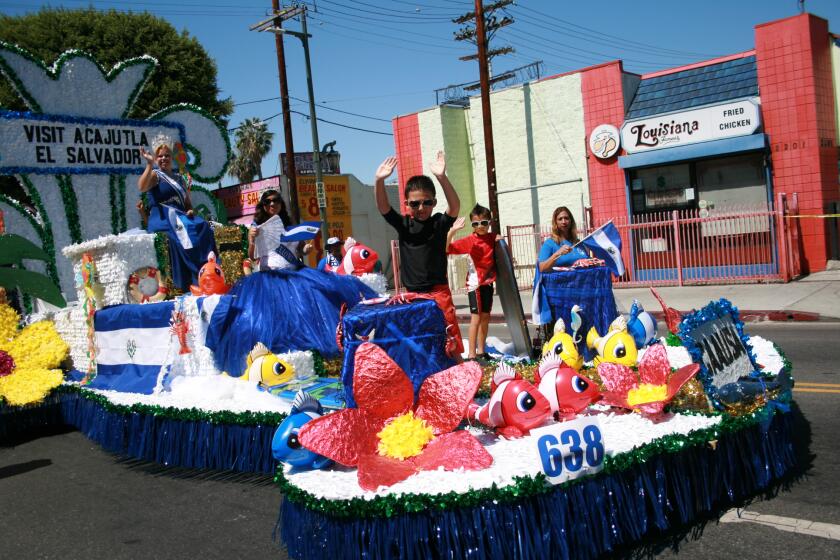 Las fiestas patrias de Centro América serán conmemoradas con un desfile que se realiza en el vecindario Pico-Union en Los Ángeles.