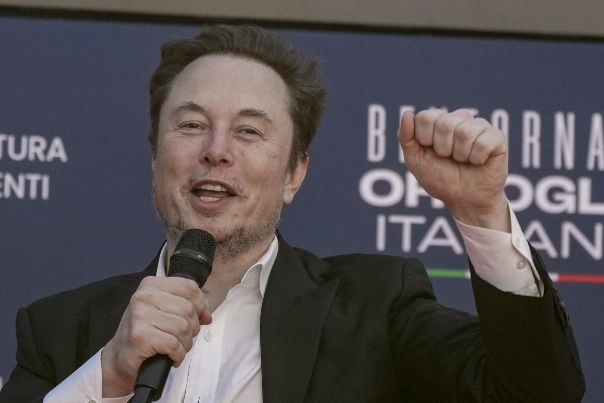 ARCHIVO - El director general de Tesla, Elon Musk, 