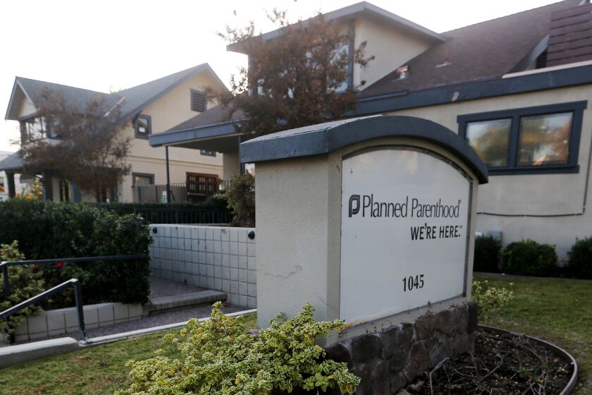 PASADENA, CALIF. - NOV 29, 2022. The exterior of the Planned Parenthood Pasadena office. (Luis Sinco / Los Angeles Times)