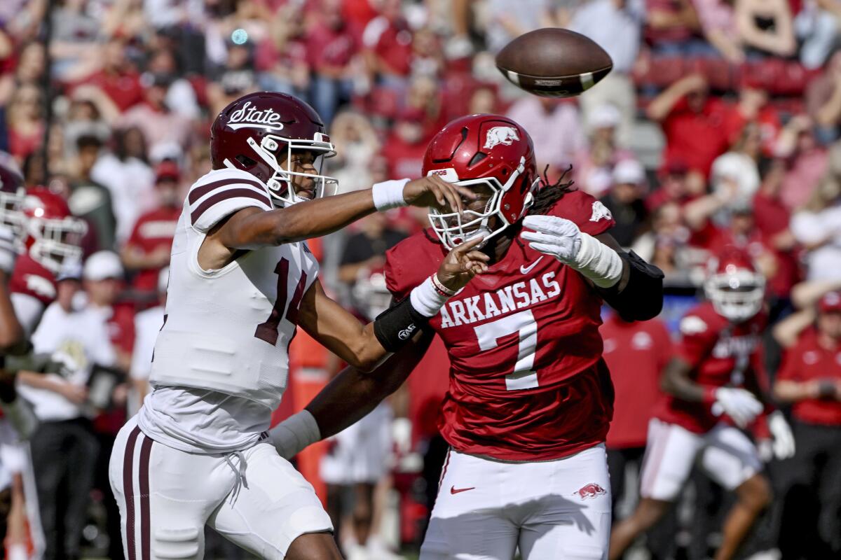 NCAA baseball roundup: Mississippi State walks off Washington at