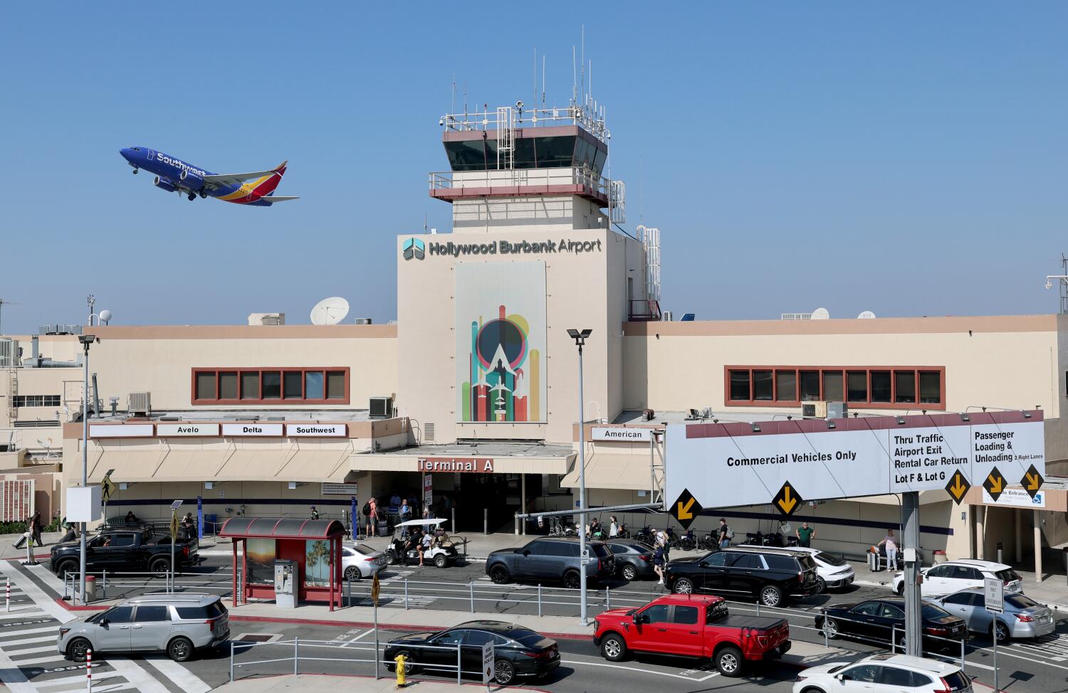 Hollywood Burbank Airport at risk of a midair collision, top U.S. transportation official says