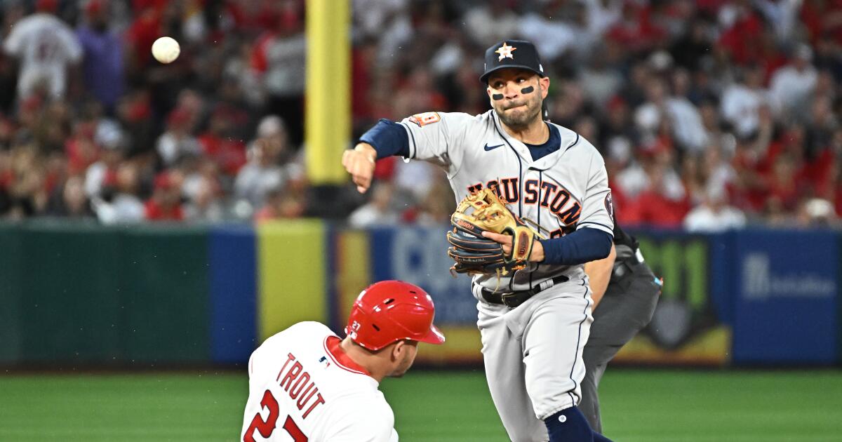 Astros first baseman Yuli Gurriel remains out for Angels opener