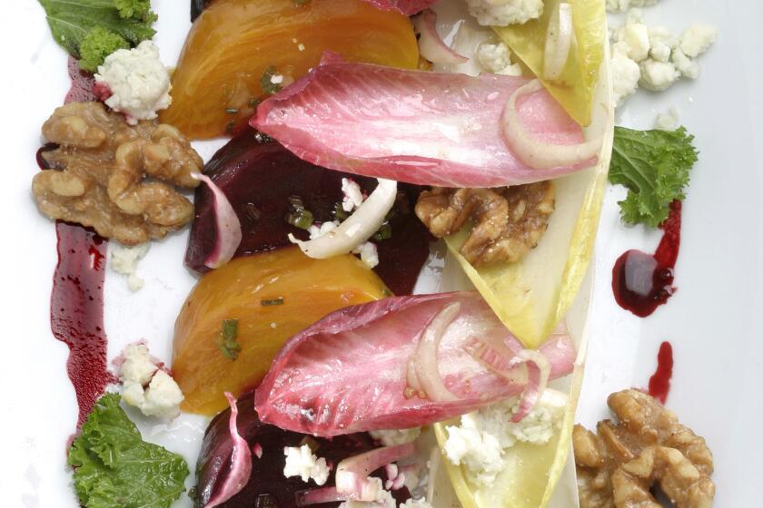 Beets and blue cheese, a classic combination. Recipe: Roasted beets with Cabrales blue cheese, endives and walnuts