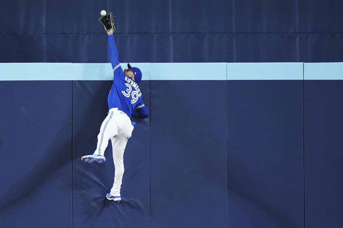 Kiermaier HRs, makes great catch, Blue Jays beat Tigers 9-3 - The