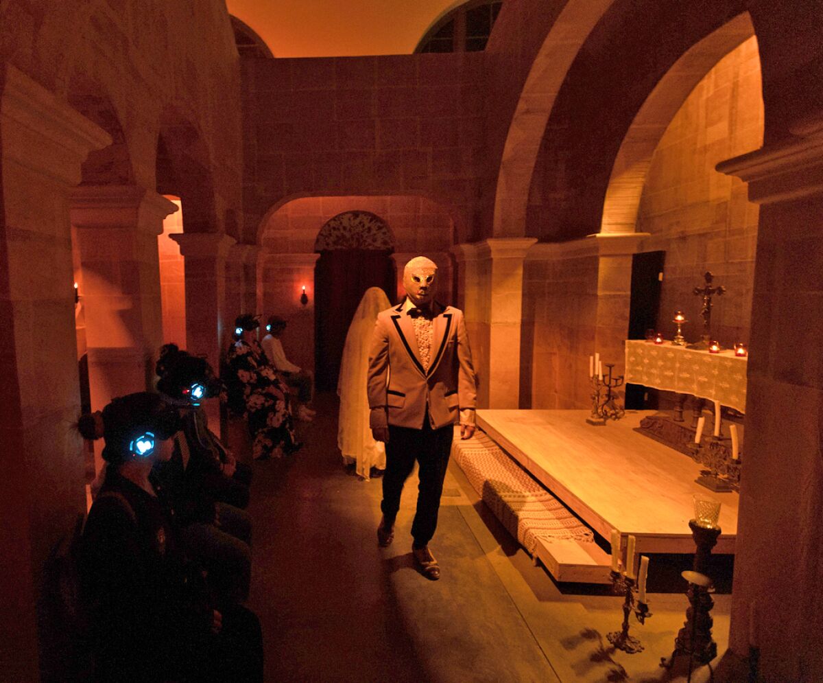 Una escena de la película Optika Moderna "sin lucha" En el Museo de Arte Contemporáneo de San Diego - Centro.