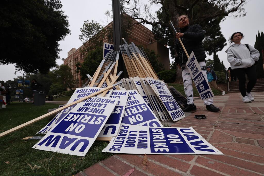 UCLA, UC Davis workers join strike over pro-Palestinian protests - Los ...