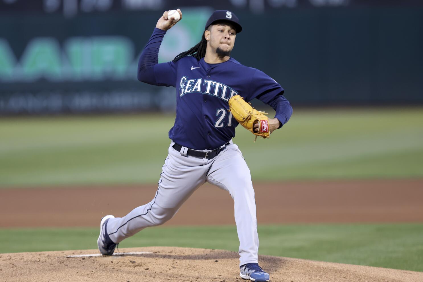 Mariners sign three young Venezuelan pitchers, Seattle Mariners