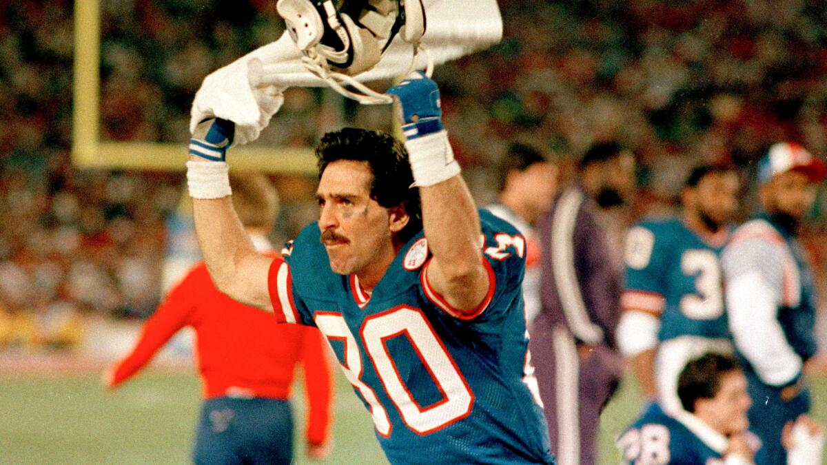Phil McConkey stirs up the crowd during Super Bowl XXI against the Denver Broncos on Jan. 25, 1987.