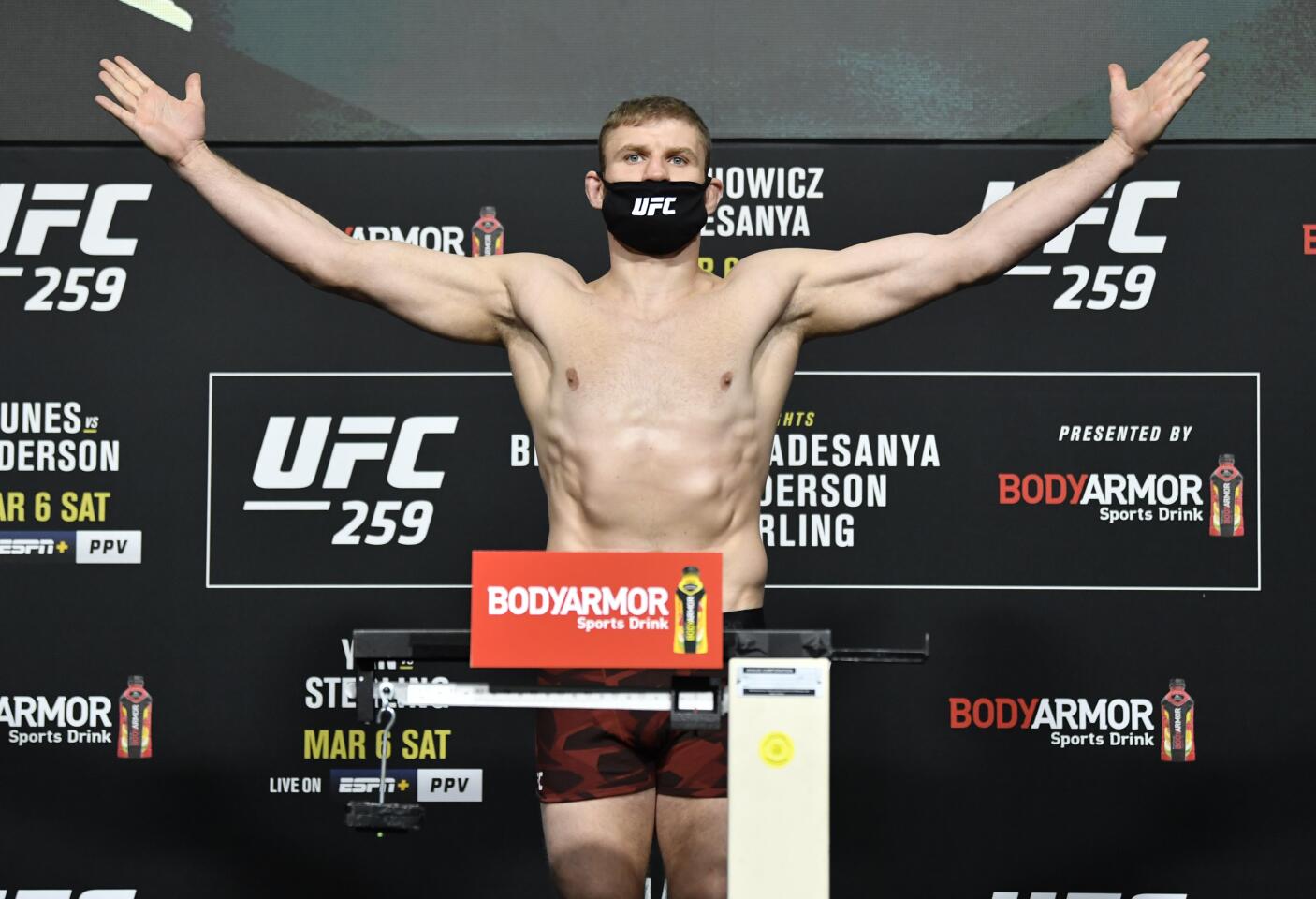 UFC 259 Blachowicz v Adesanya: Weigh-Ins