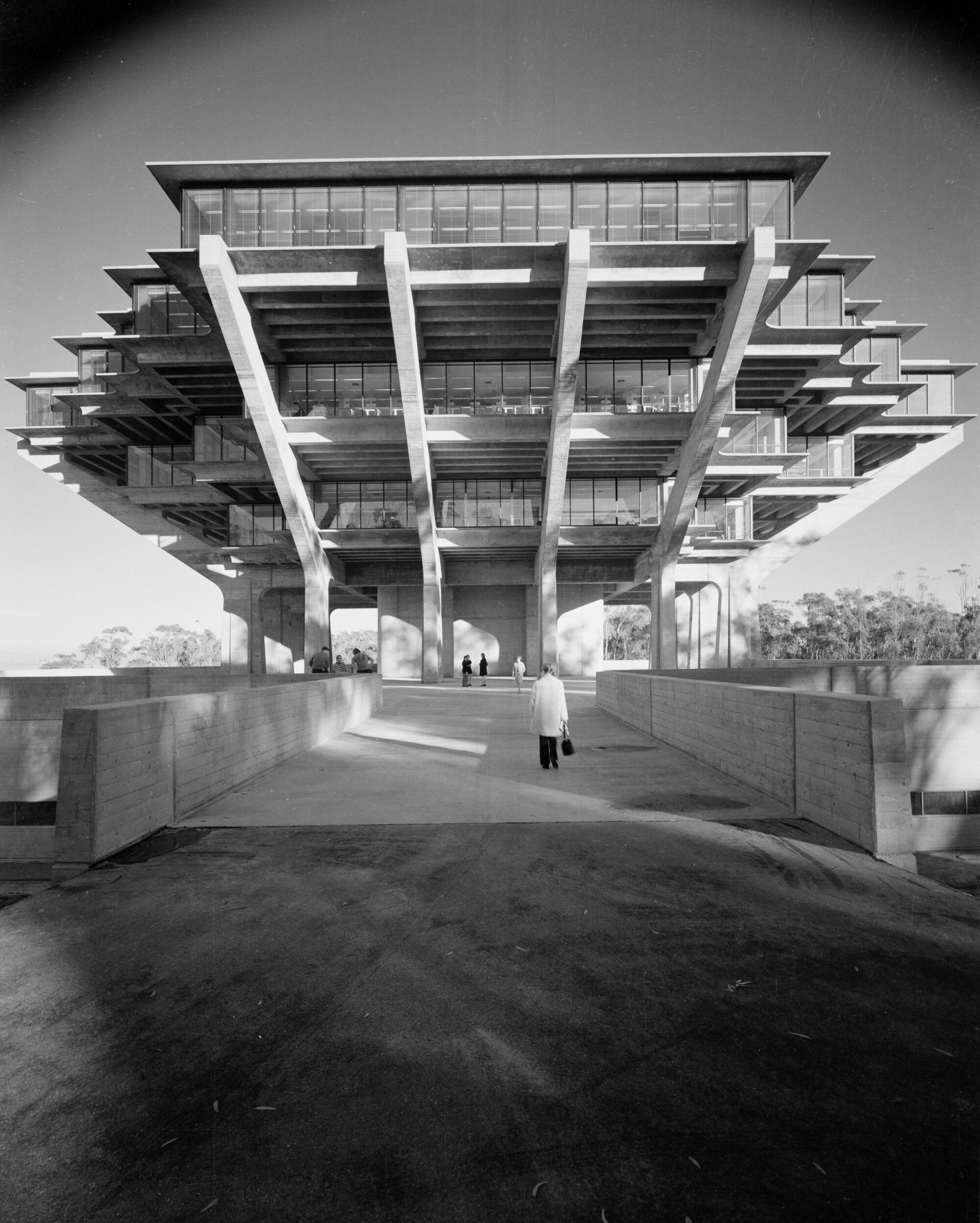 Gin Wong and William L. Pereira's Geisel Library at UC San Diego.