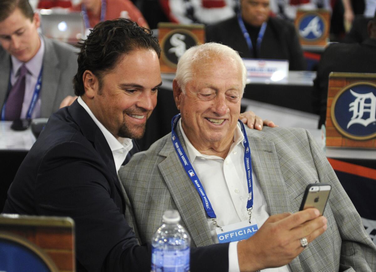 Mike Piazza and Tommy Lasorda in 2014.