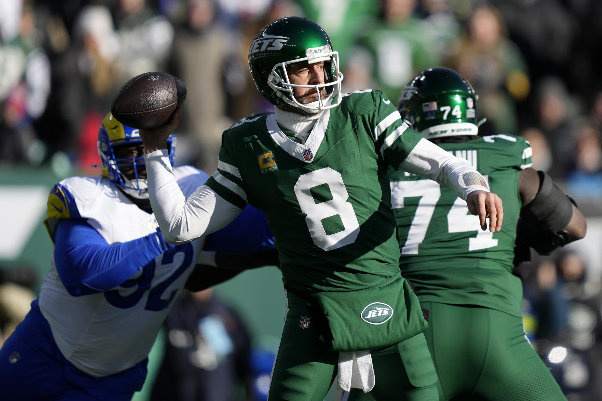 La Rams Jet Rams rally late to defeat Jets, bolstering their playoff hopes - Los ...