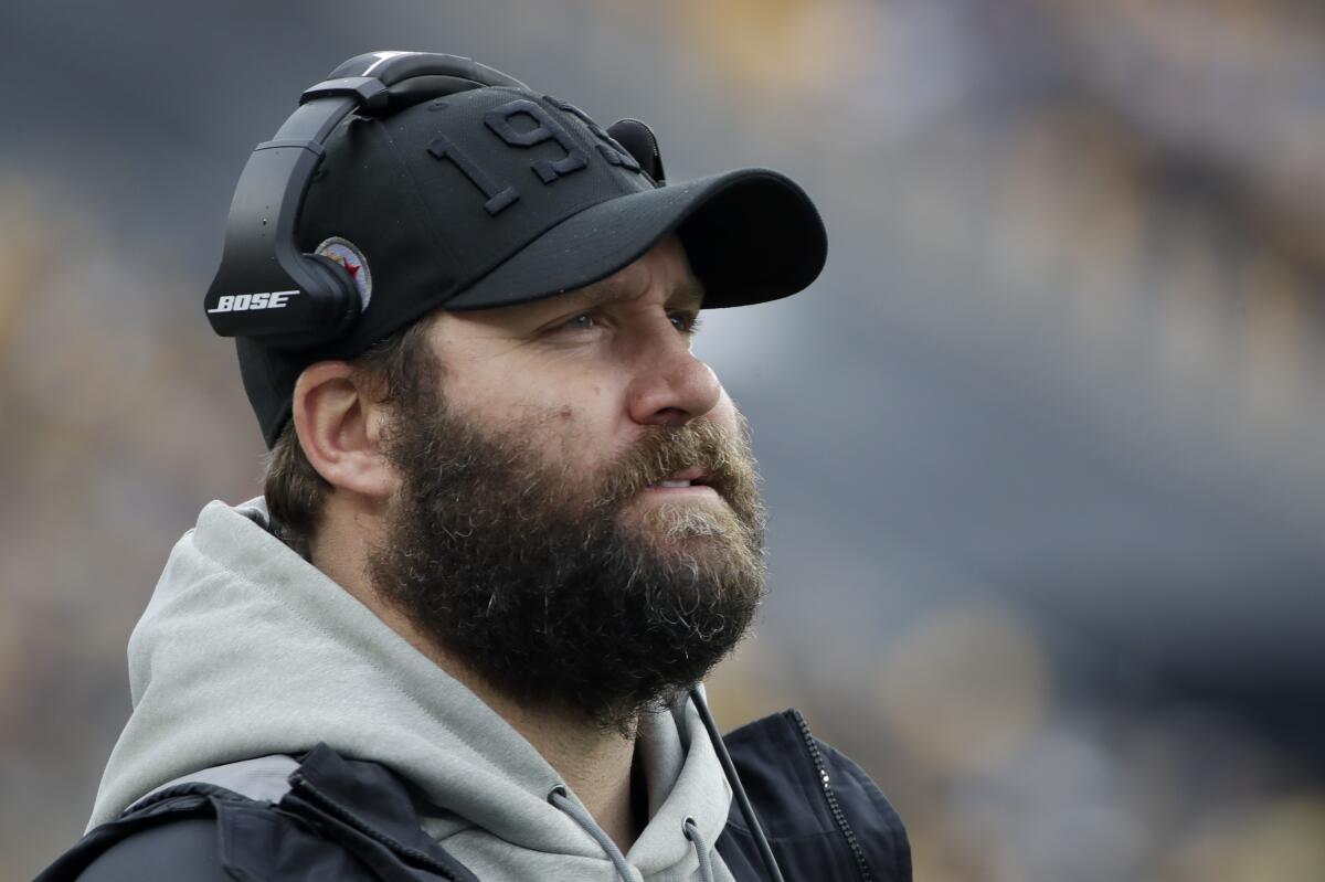 Injured quarterback Ben Roethlisberger watches the Pittsburgh Steelers play the Cleveland Browns on Dec. 1, 2019.