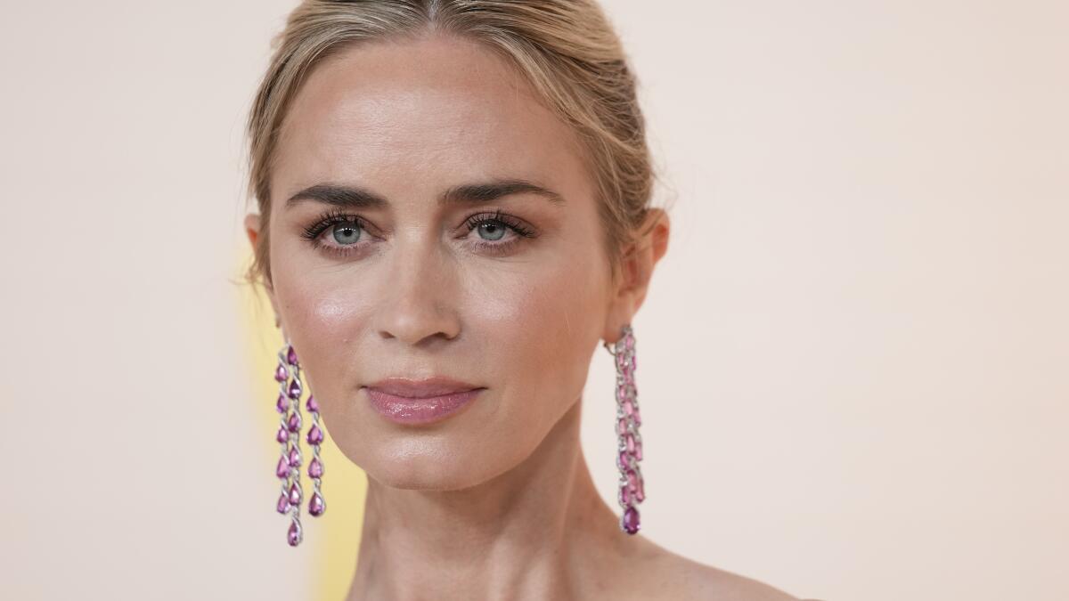 Emily Blunt explains why she's taking a break from acting - Los Angeles  Times
