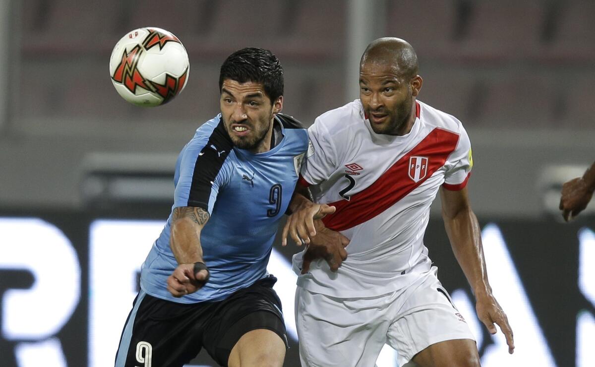 ARCHIVO - En esta foto de archivo del 28 de marzo de 2017, Luis Suárez, de la selección de Uruguay, 