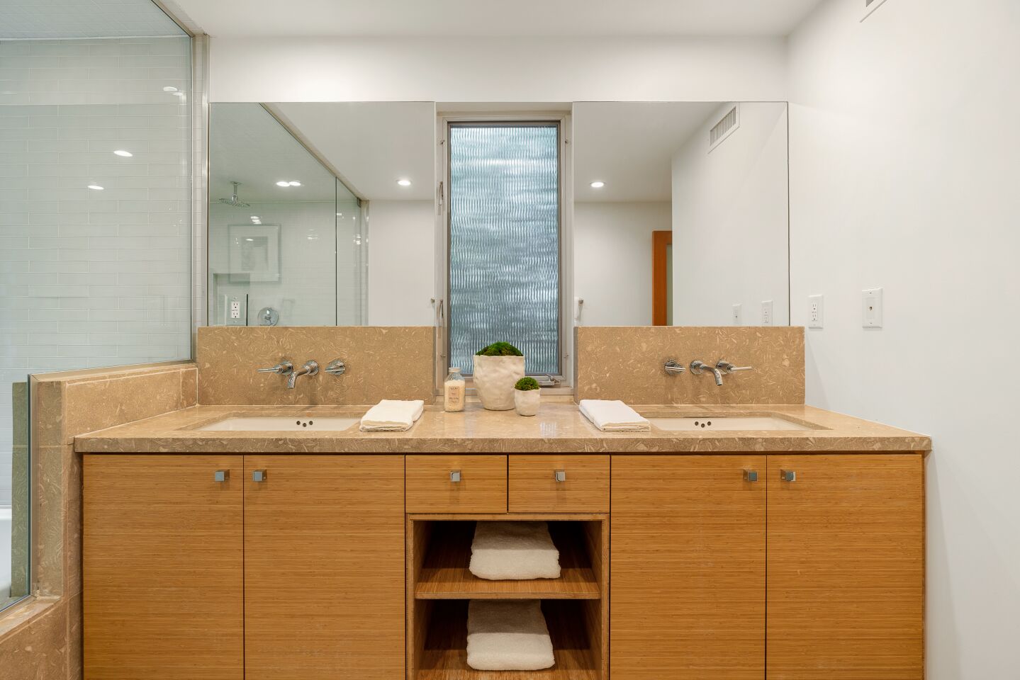 Josh Lucas' Hollywood Hills home