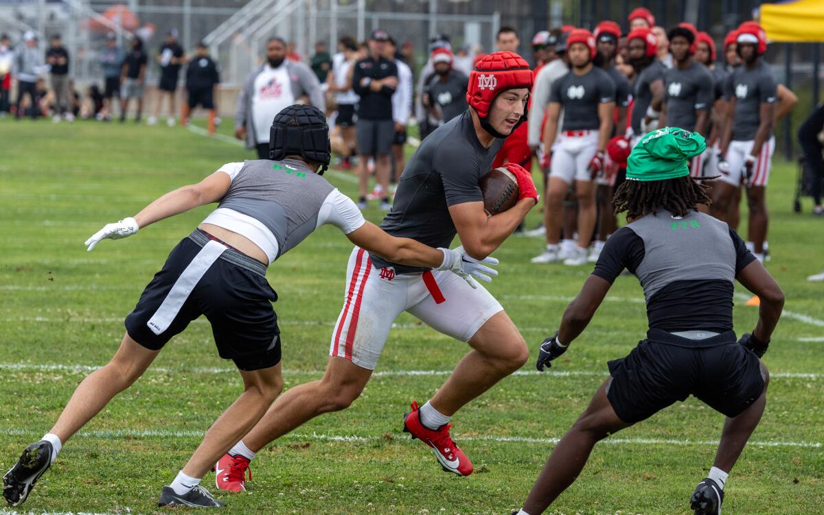 Mater Dei tight end Mark Bowman during a summer passing tournament game.