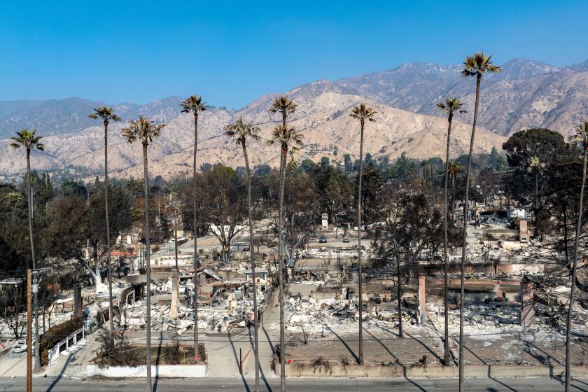 Altadena residents waited for a fire evacuation order that came far too ...