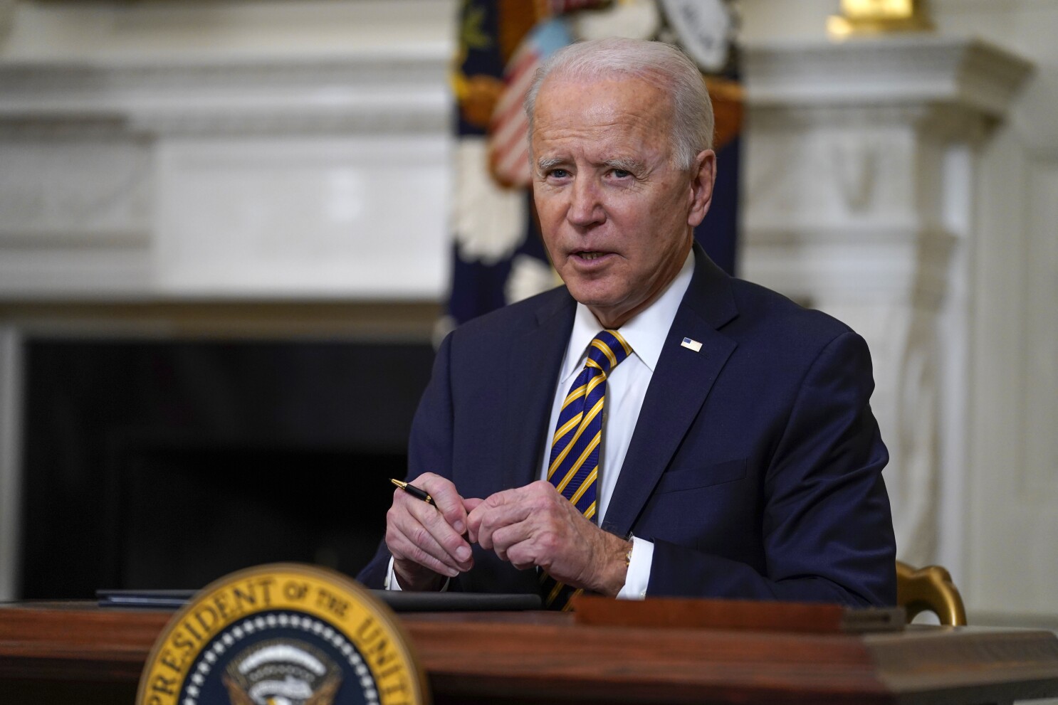 Biden to sign $15 minimum wage for federal contract workers - Los Angeles  Times