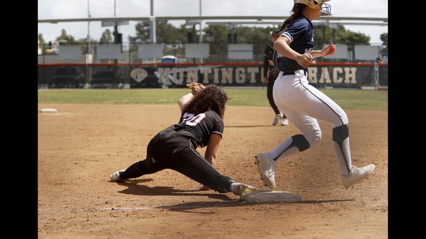 Photo Gallery: Huntington Beach vs. Chula Vista Mater Dei Catholic in softball