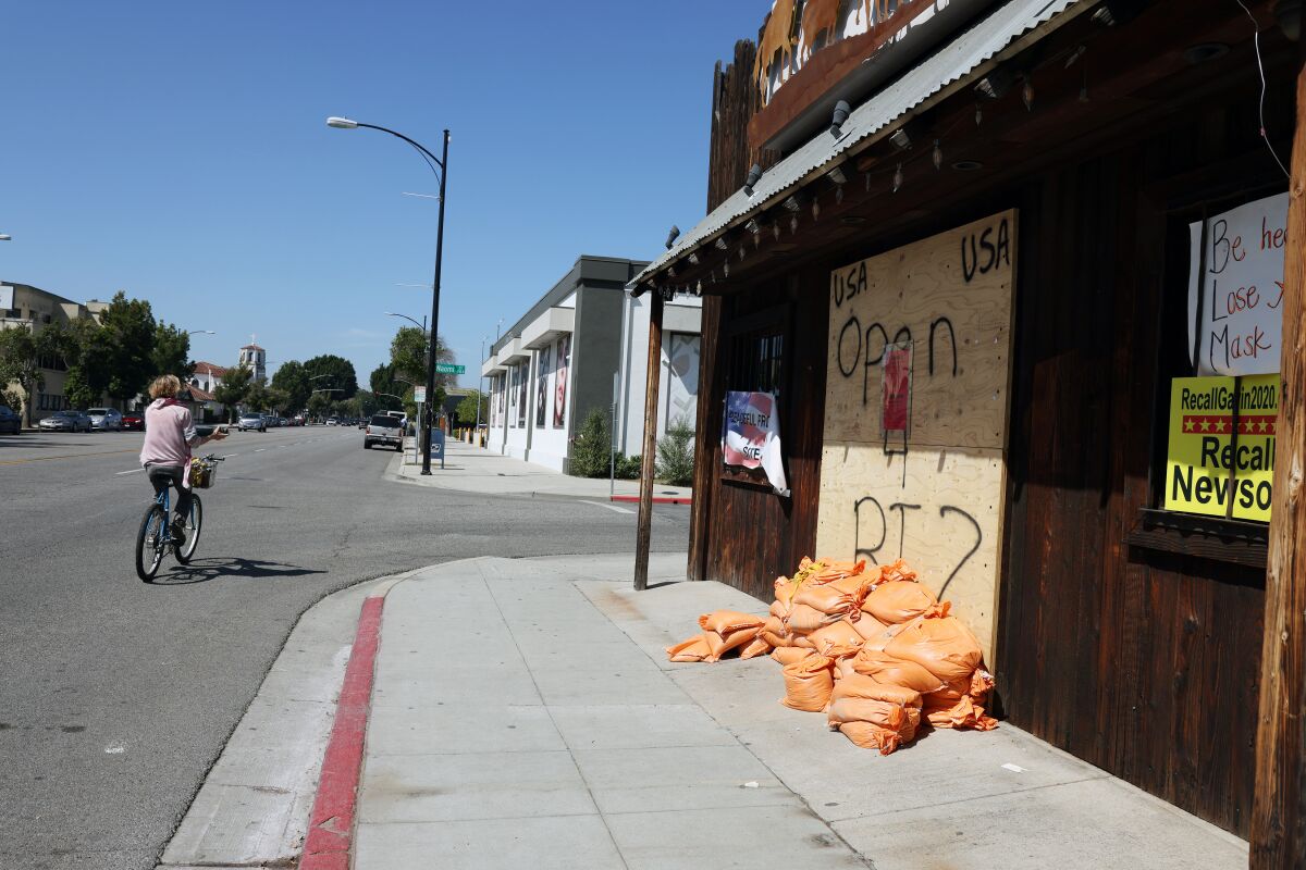 Burbank restaurant repeatedly defies COVID closure orders - Los Angeles  Times