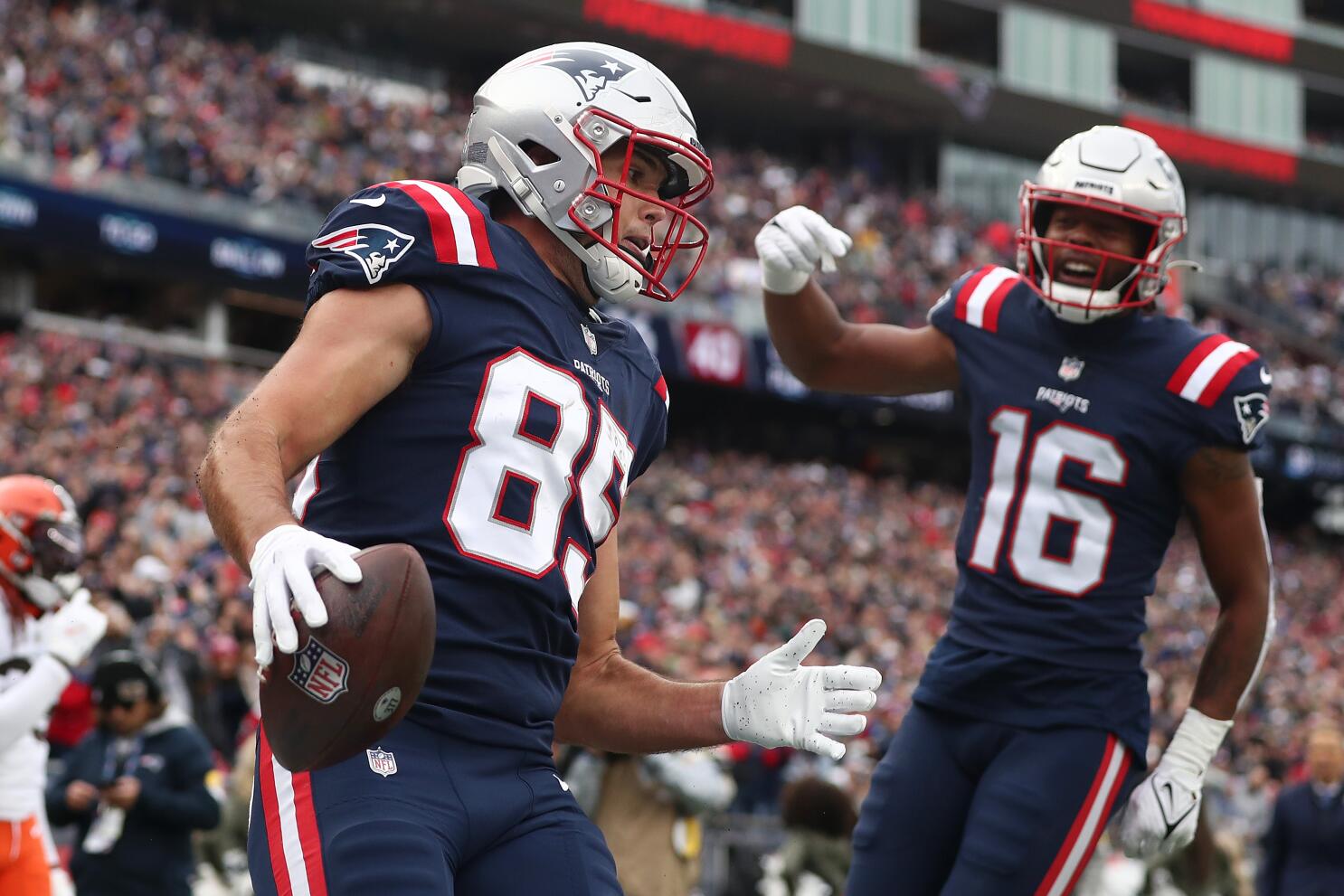 New England Patriots: Hunter Henry, Yay or Nay? Jakobi Meyers