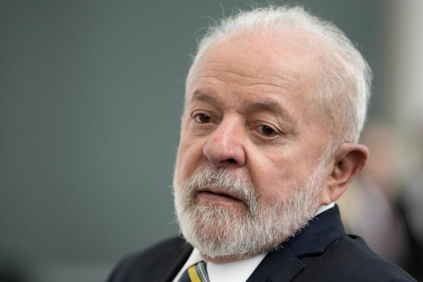 ARCHIVO - El presidente brasileño Luiz Inácio Lula da Silva llega a una reunión entre los gobiernos de Alemania y Brasil el lunes 4 de diciembre de 2023, en la Cancillería de Berlín, Alemania. (AP Foto/Markus Schreiber, Archivo)