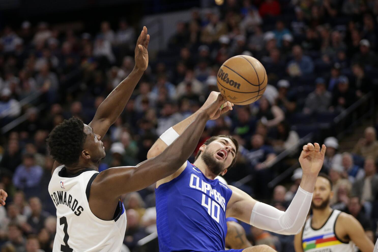 Jaden McDaniels Scores 20 Points In Win Over LA Clippers