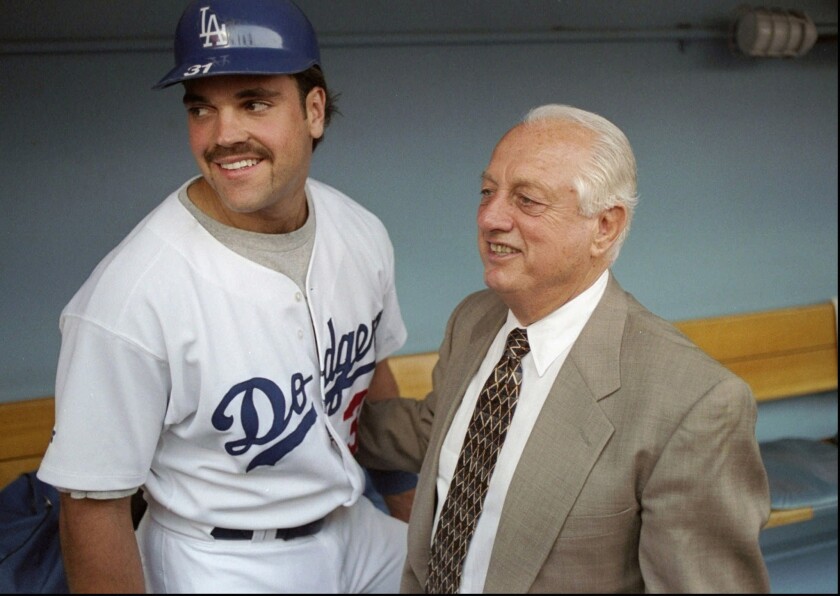 Mike Piazza with Tom Lasorda in 1997.