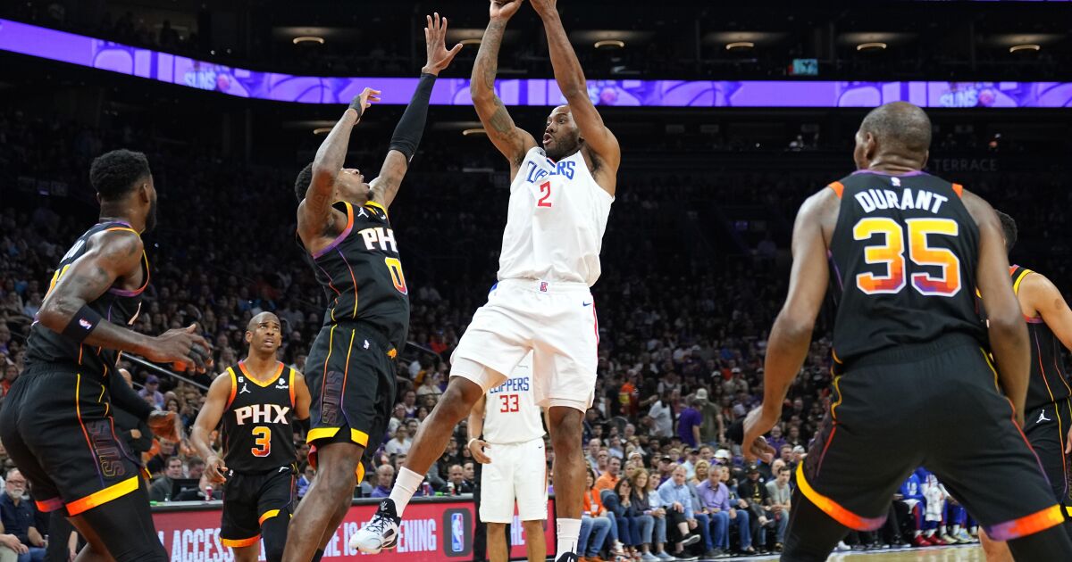 Kawhi Leonard scores 38 as Clippers hustle way to Game 1 win over the Suns
