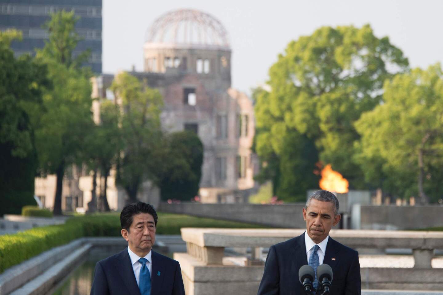 President Obama and Japanese Prime Minister Shinzo Abe deliver remarks after laying wreaths at Hiroshima Peace Memorial Park.