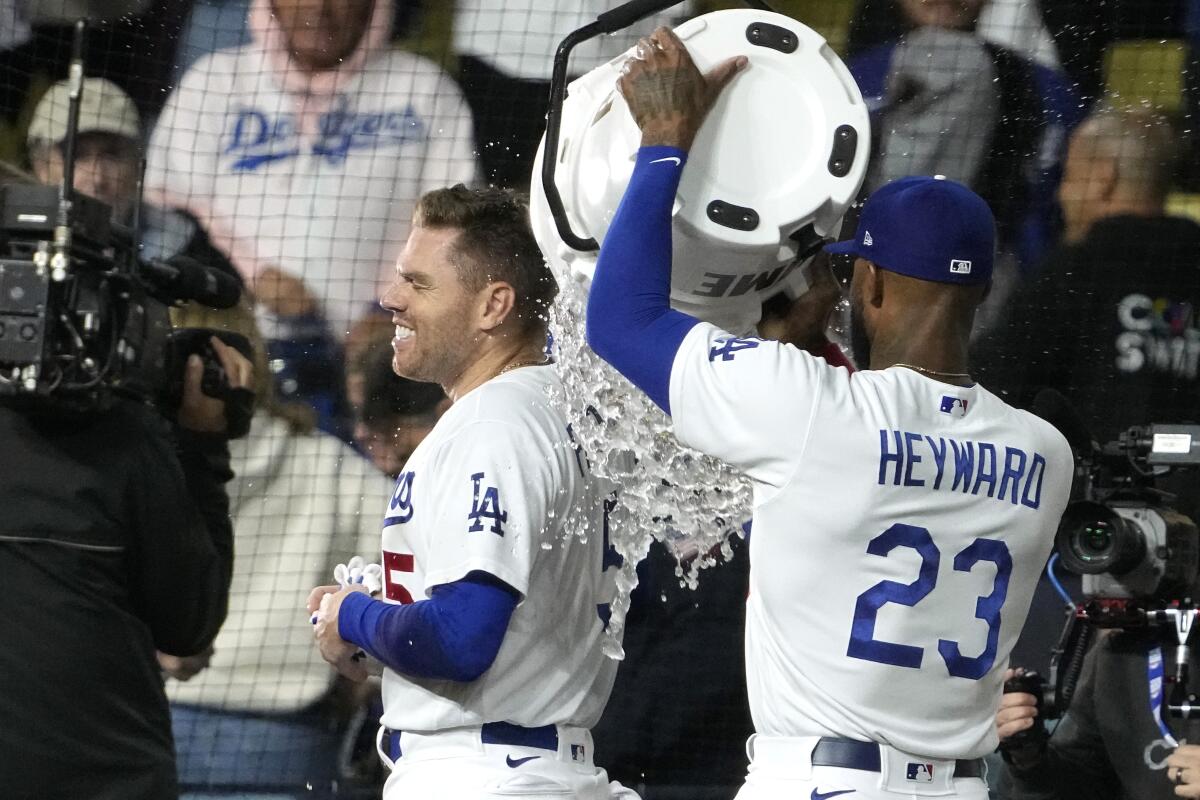 Freeman wins it in the 11th as the Dodgers edge the White Sox 5-4