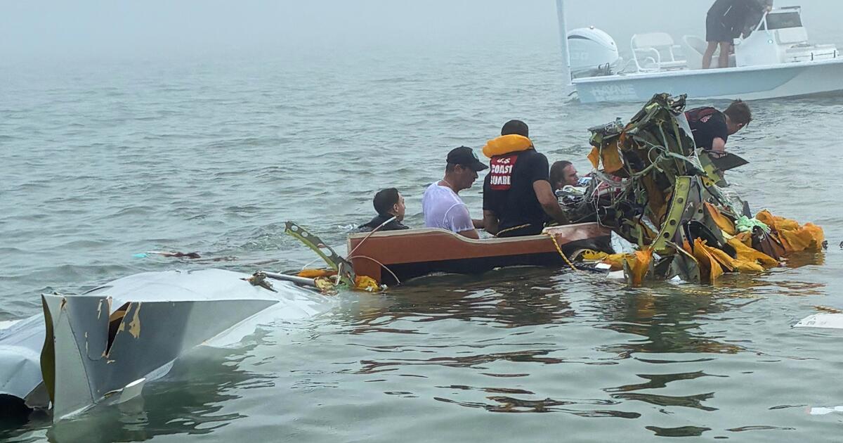 Mexican Navy medical plane lost communication for several minutes before Texas crash