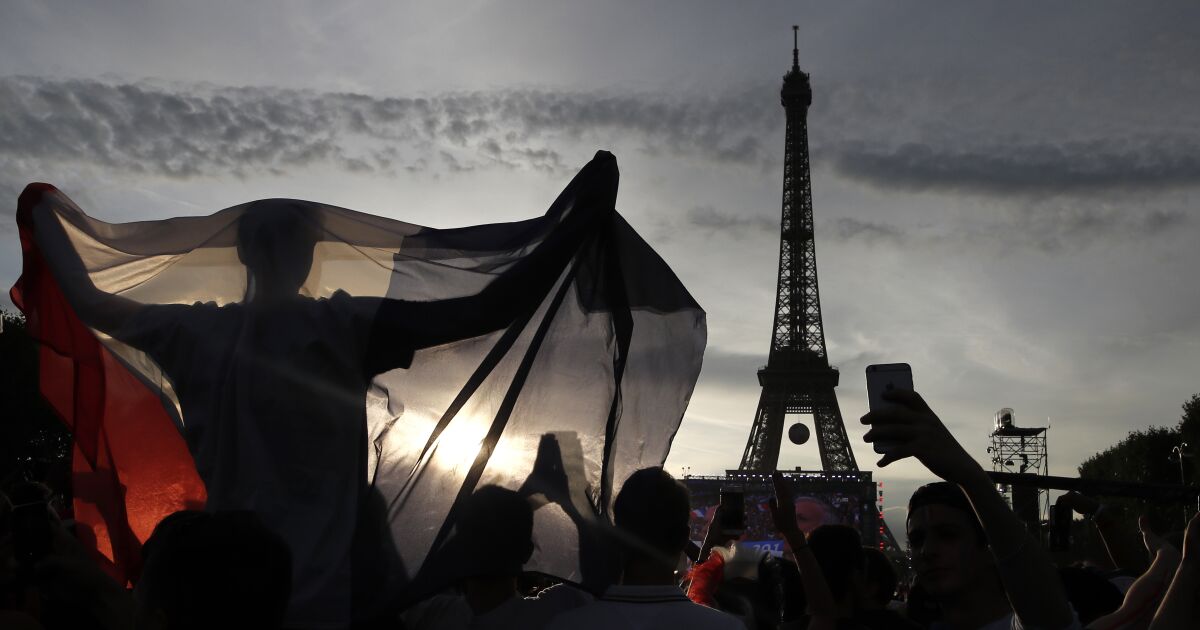 Paris não transmitirá jogos da Copa do Mundo em locais públicos