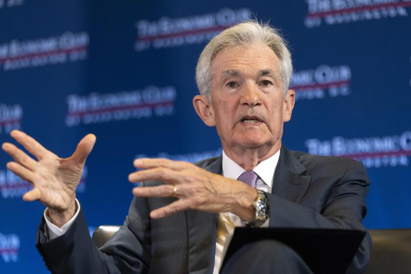 ARCHIVO - El presidente de la Reserva Federal, Jerome Powell, participa en una plática con The Economic Club en Washington, el 15 de julio de 2024. (AP Foto/Manuel Balce Ceneta, Archivo)