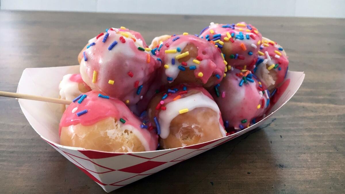 Doughnut holes from the Donut Hole. (Jenn Harris / Los Angeles Times / Jenn Harris / Los Angeles Times)