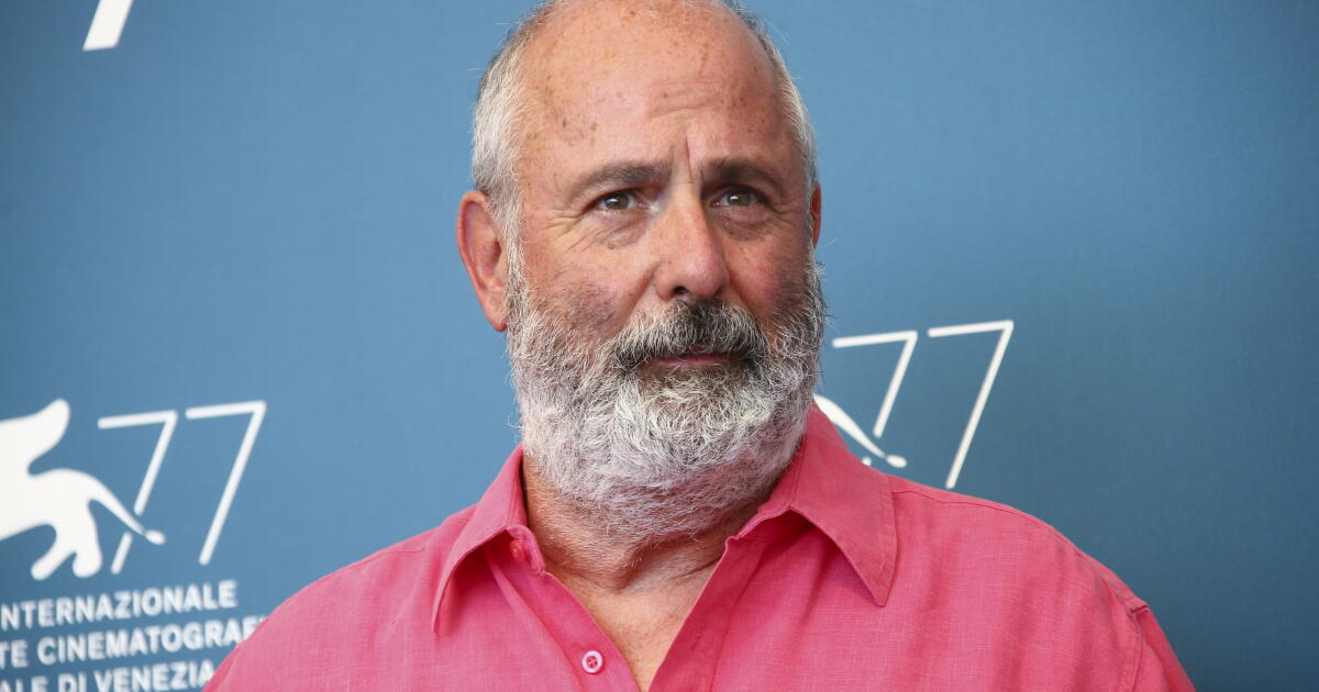 Roger Shell Roger Michell, director of 'Notting Hill' and 'The Duke,' dies at 65 ...