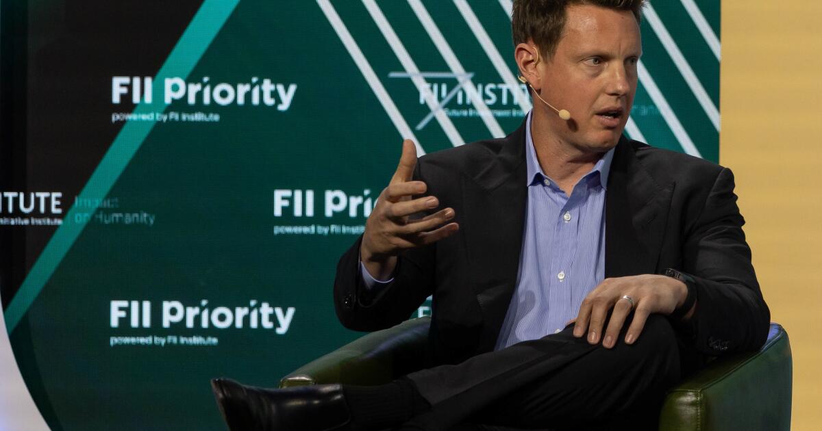 Paramount wants FCC to approve increased foreign ownership in Warner Bros. Discovery deal