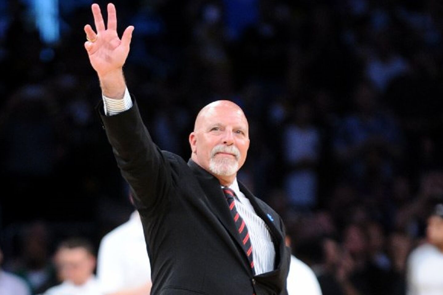 Retiring trainer Gary Vitti is honored by the Lakers