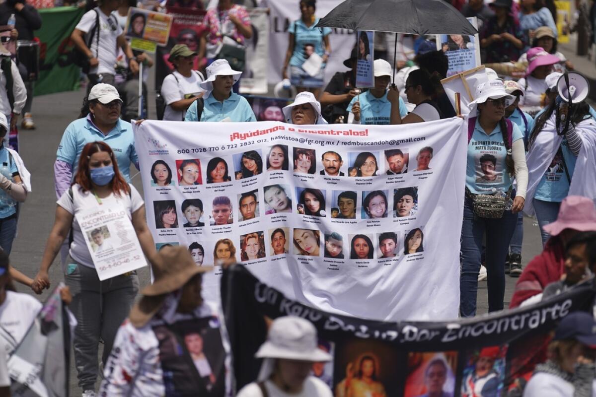 La gente asiste a la Marcha Nacional Anual