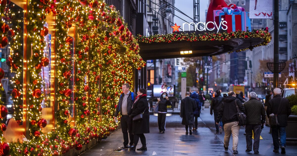 Black Friday deals, consumer pullback may mean a bumpy holiday shopping season for retailers