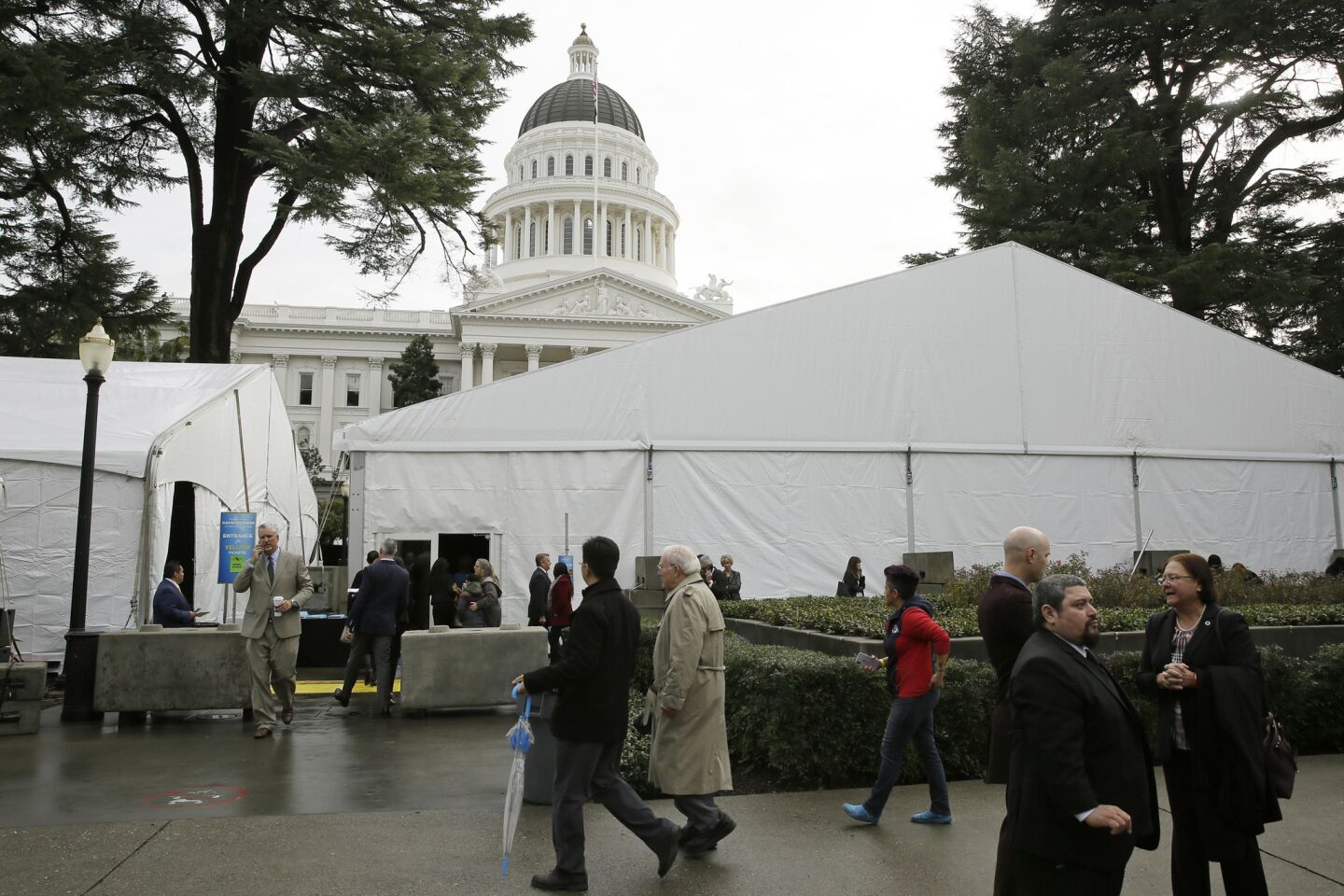 Gavin Newsom becomes California's 40th governor