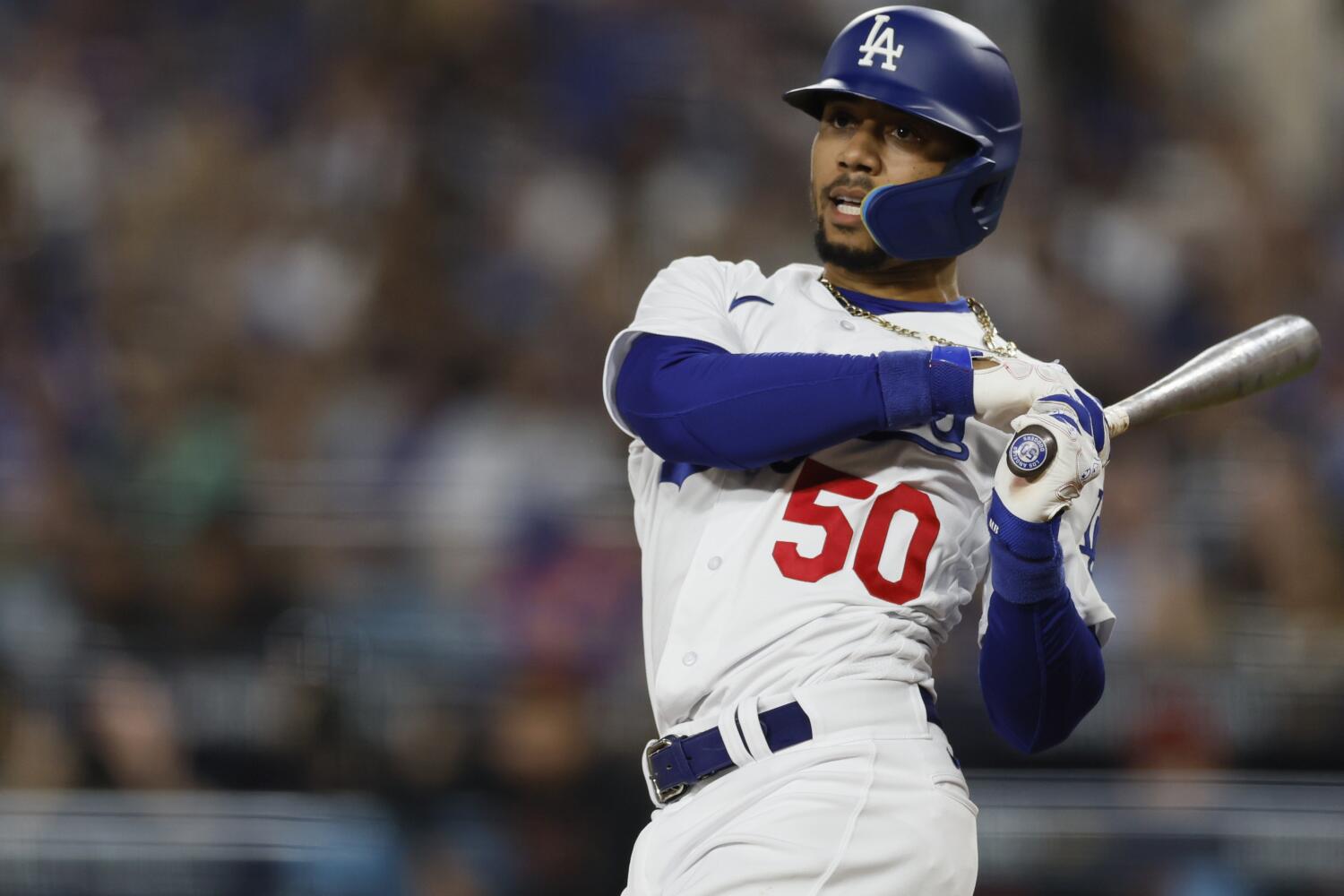 Hernández: What happened to Mookie Betts? Dodgers need a leader, not an 0-7 role player