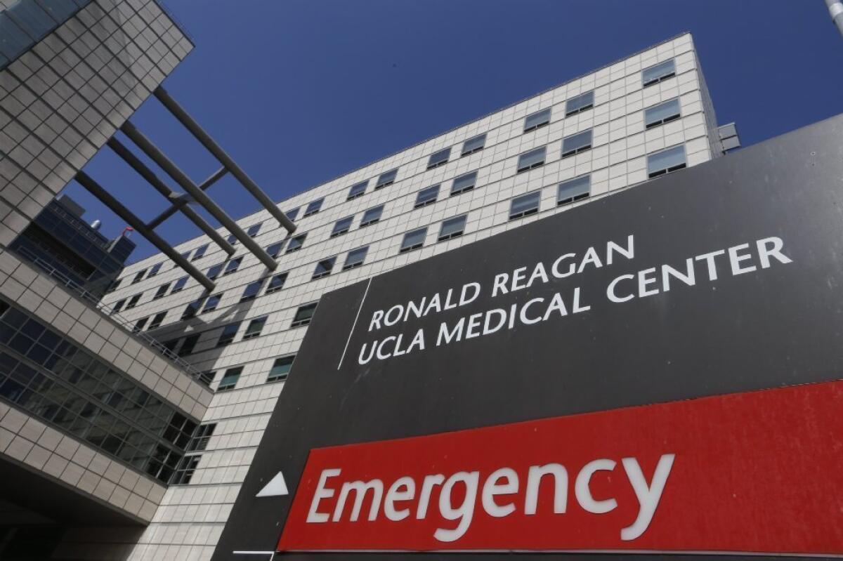 El LAPD investiga a una anestesióloga de UCLA quien le habría dado a un niño de ocho años de edad -desconectado del soporte vital- una dosis fatal de fentanilo para acelerar su muerte y extraer sus órganos para donación (Damian Dovarganes / Associated Press).