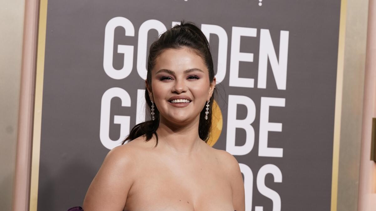 Selena Gomez's lupus meds make her gain weight. So what? - Los Angeles Times Selena Gomez's lupus meds make her gain weight. So what? - Los Angeles Times