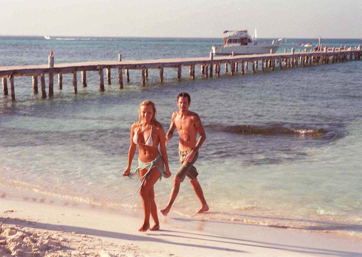 Pamela Anderson and Tommy Lee on the beach in Mexico 