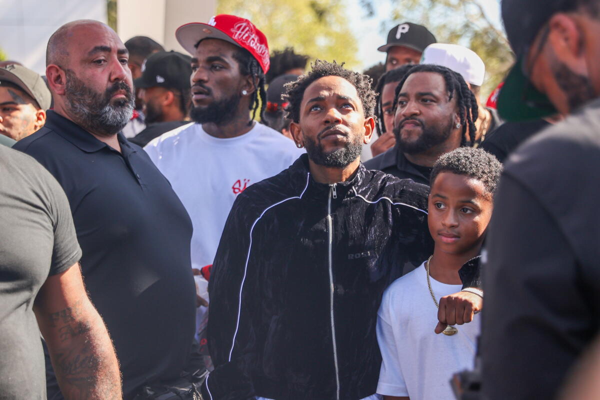 Kendrick Lamar films 'Not Like Us' music video in Compton - Los Angeles Times