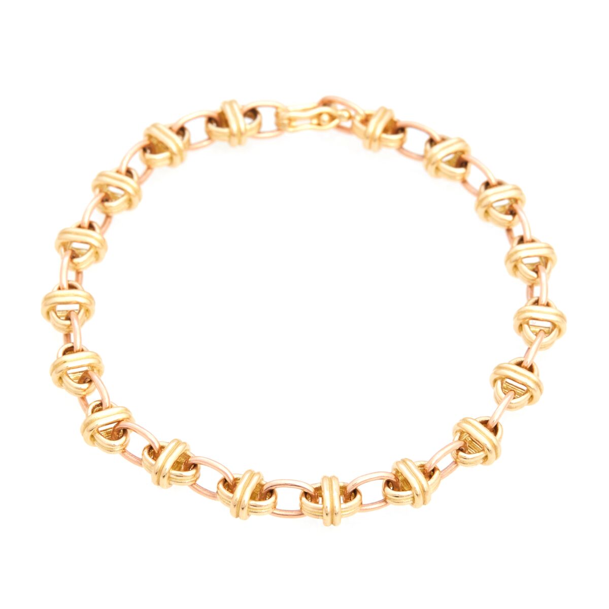 Retro-inspired oval chain bracelet in yello and rose gold