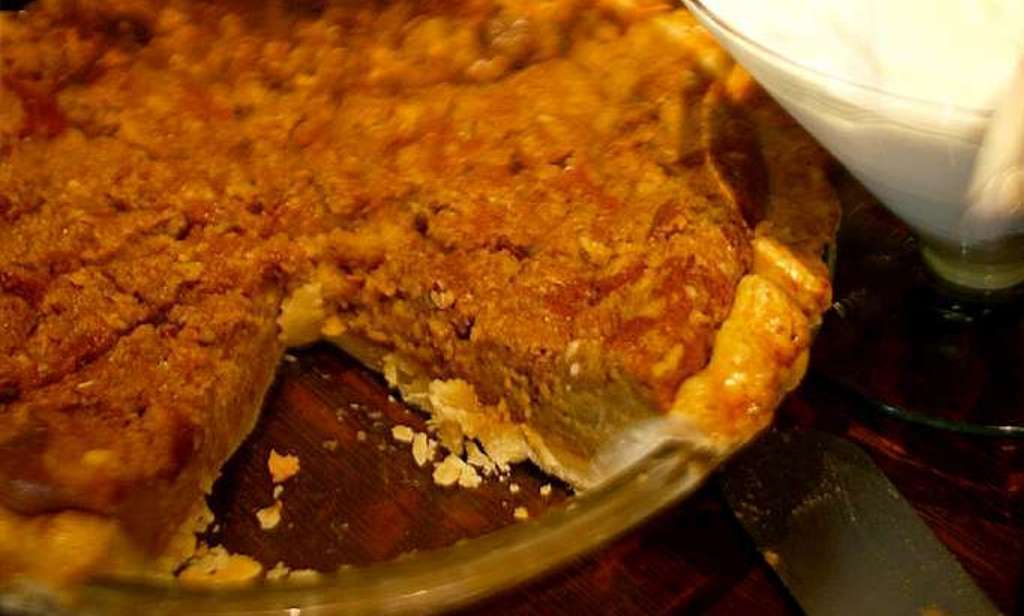 Sweet potato pie with pecan streusel